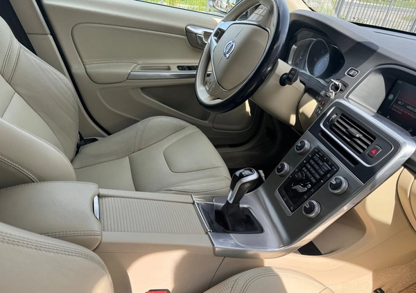 Volvo V60 cena 52900 przebieg: 194402, rok produkcji 2016 z Ciechanów małe 704